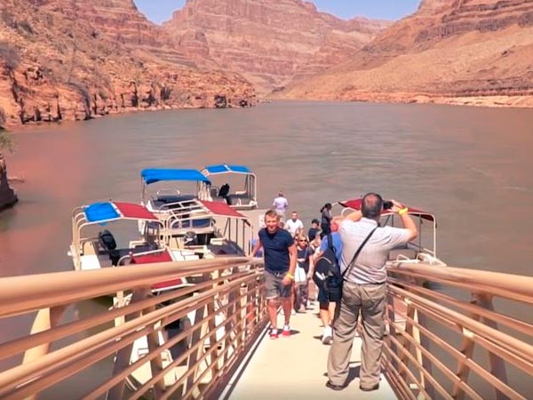 Buss, Helikopter, båttur i Grand Canyon